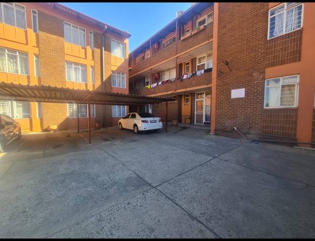 2 BEDROOM APARTMENT FOR SALE IN GERMISTON SOUTH
